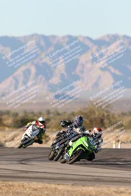 media/Dec-07-2025-CVMA (Sun) [[3e7d2de5dc]]/Race 18-Formula Twins-Formula 40 UL/